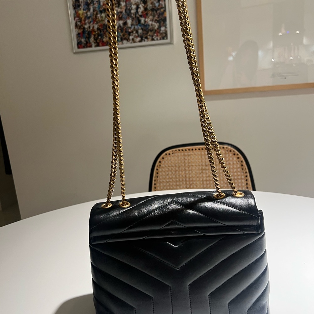 Saint Laurent - Loulou Small Leather Shoulder Bag - Black - Picture 3 of 15